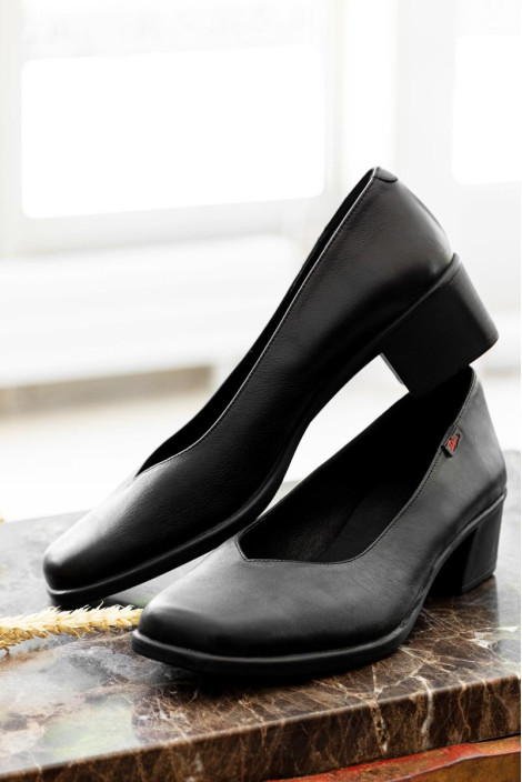 Scarpe con tacco uniforme alberghiera nero - Scarpe con tacco Naomi