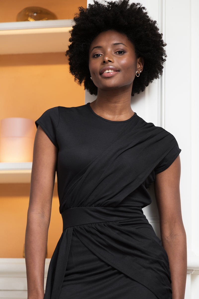Black esthetician's tunic with drape - Taïga Tunic