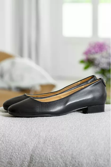 Black ballet flats - Bella ballet flats